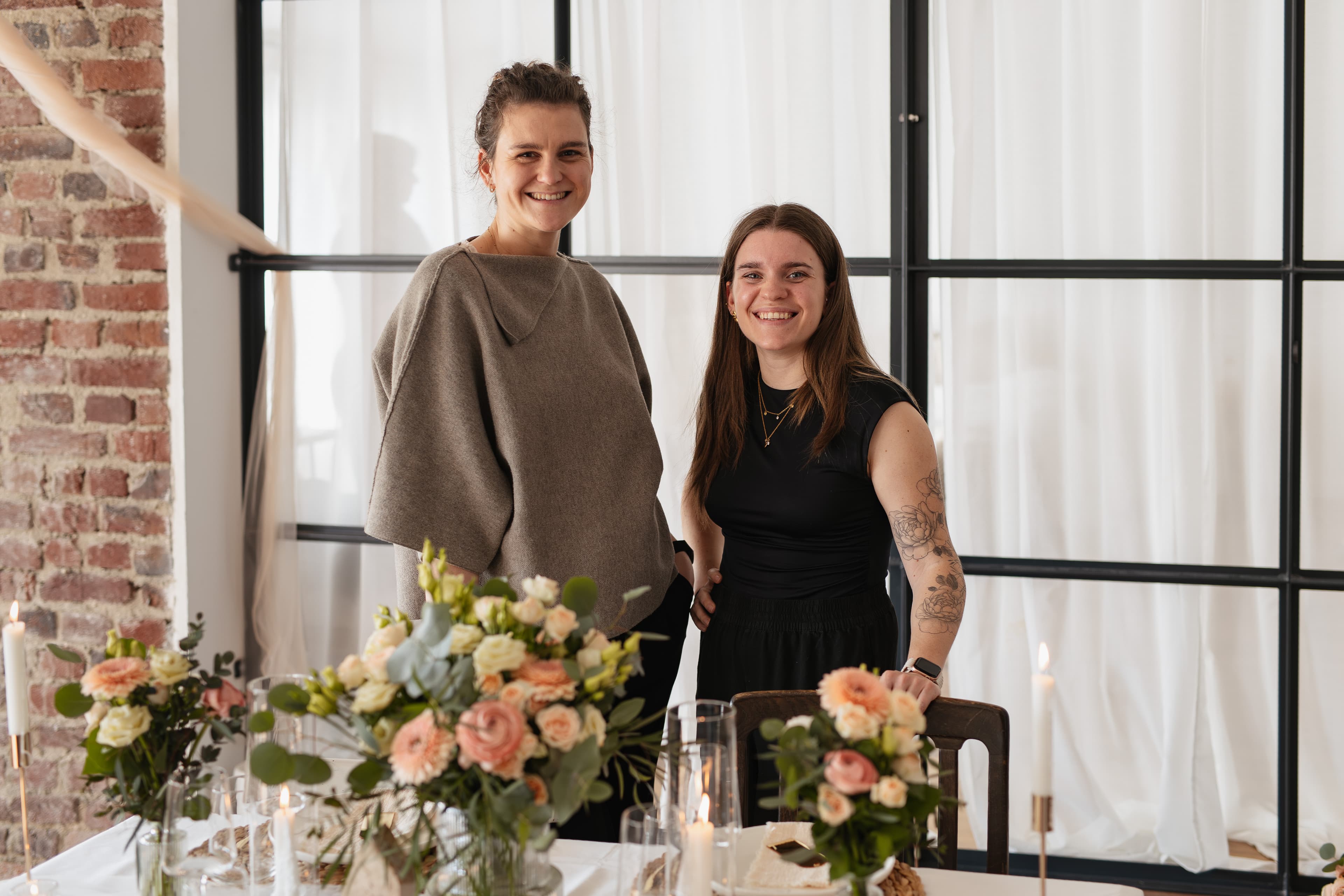Sara und Anni von Liebe mit Detail